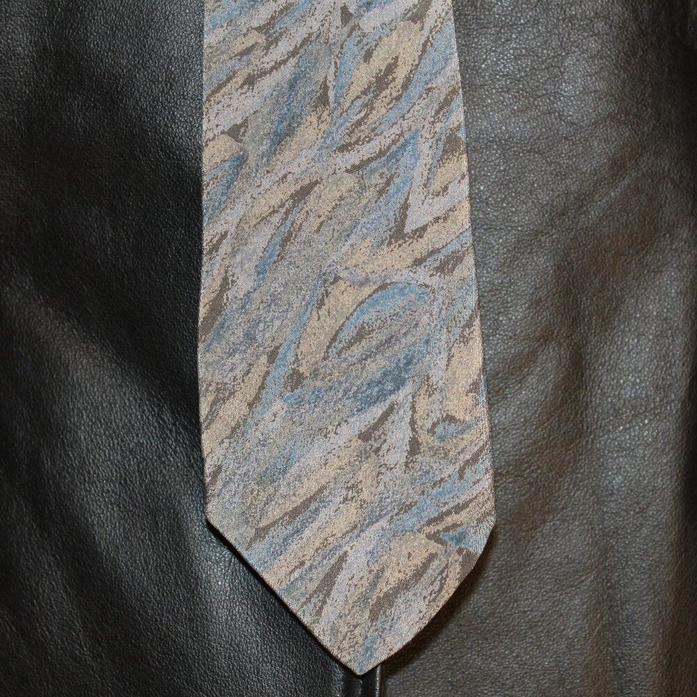 Vtg VALENTINO Slim Cravatte TIE Luxury 100% Silk NeckWear Hand Made in Italy